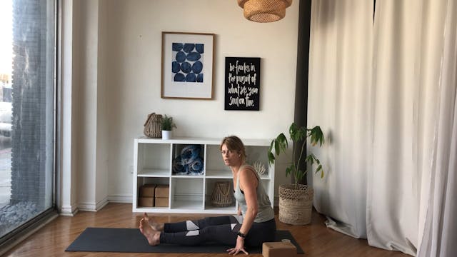 Movement - Yogi Triceps Dips
