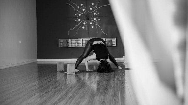 45-Minute Evening FLOW with Ashley - 10/14, Hips and Legs
