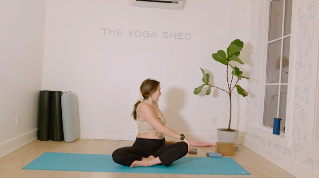 30 Minute Pilates Yoga Fusion Full Body (Prenatal Friendly)