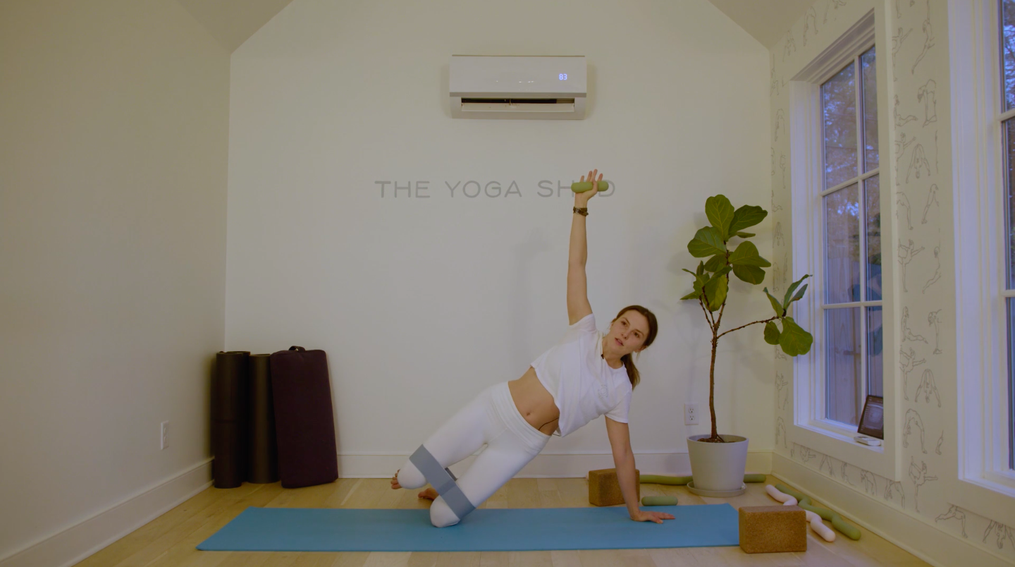 24 Minute Pilates Yoga Flow | Props: Band + Weights