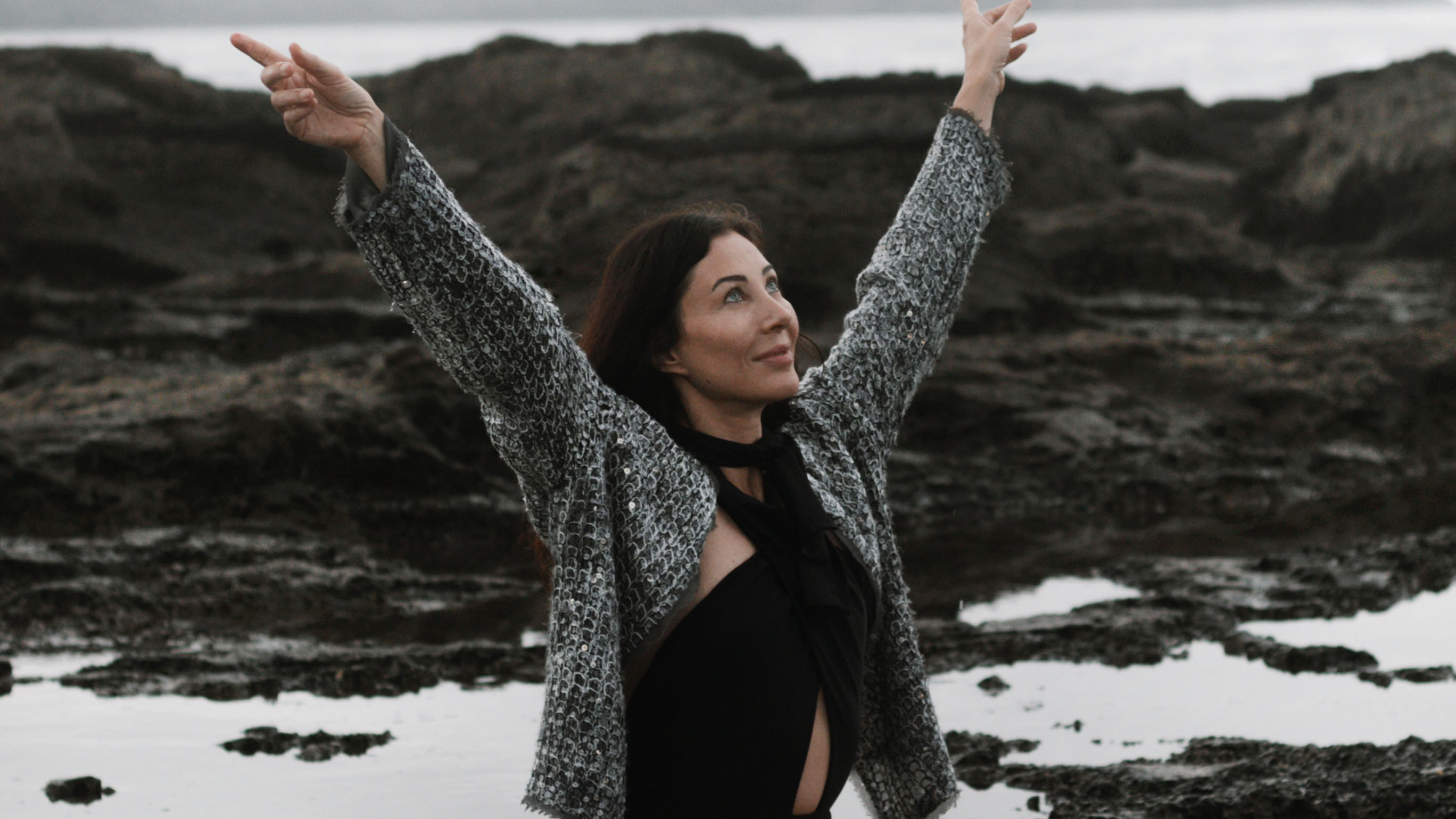 Gratitude for Abundance: Vinyasa Core Flow