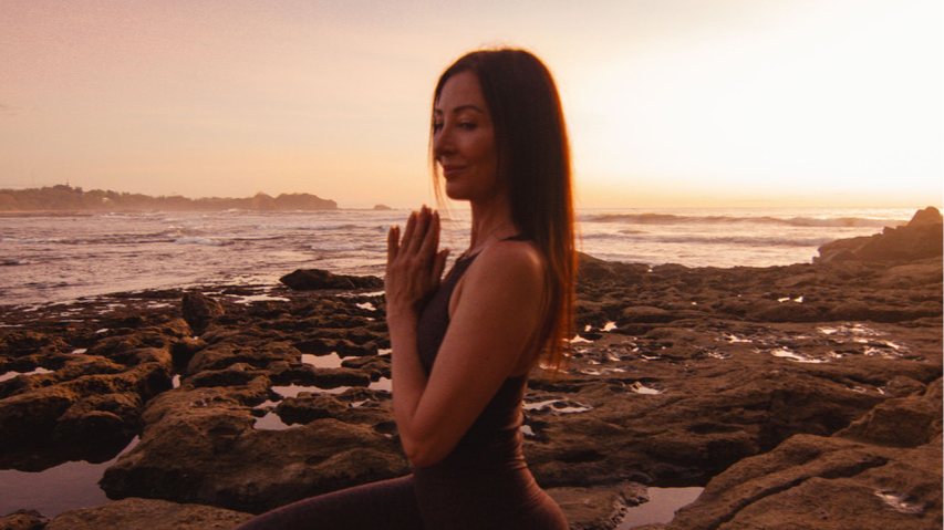 Essential Pose Flow - 30 Minutes Active & Grounded Flow