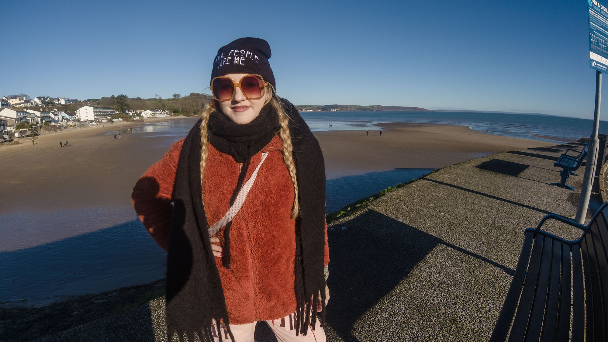 26/11/25 - ON THE HARBOUR