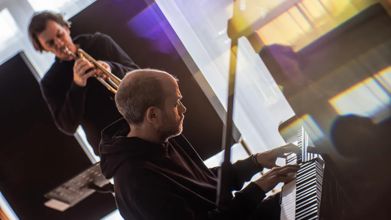 Shadows Of Transformation - Live Performances - Thomas & Muse TV