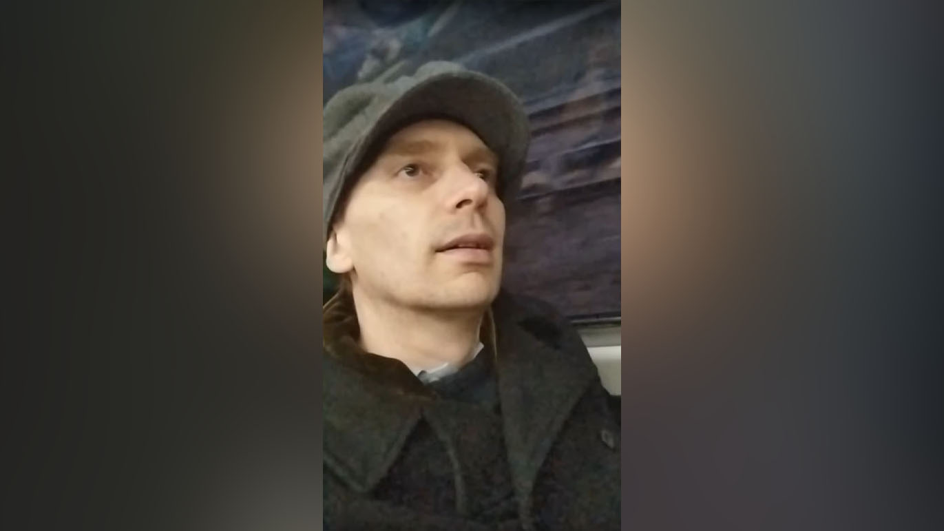 FEET SMASH CLOUD CEILING