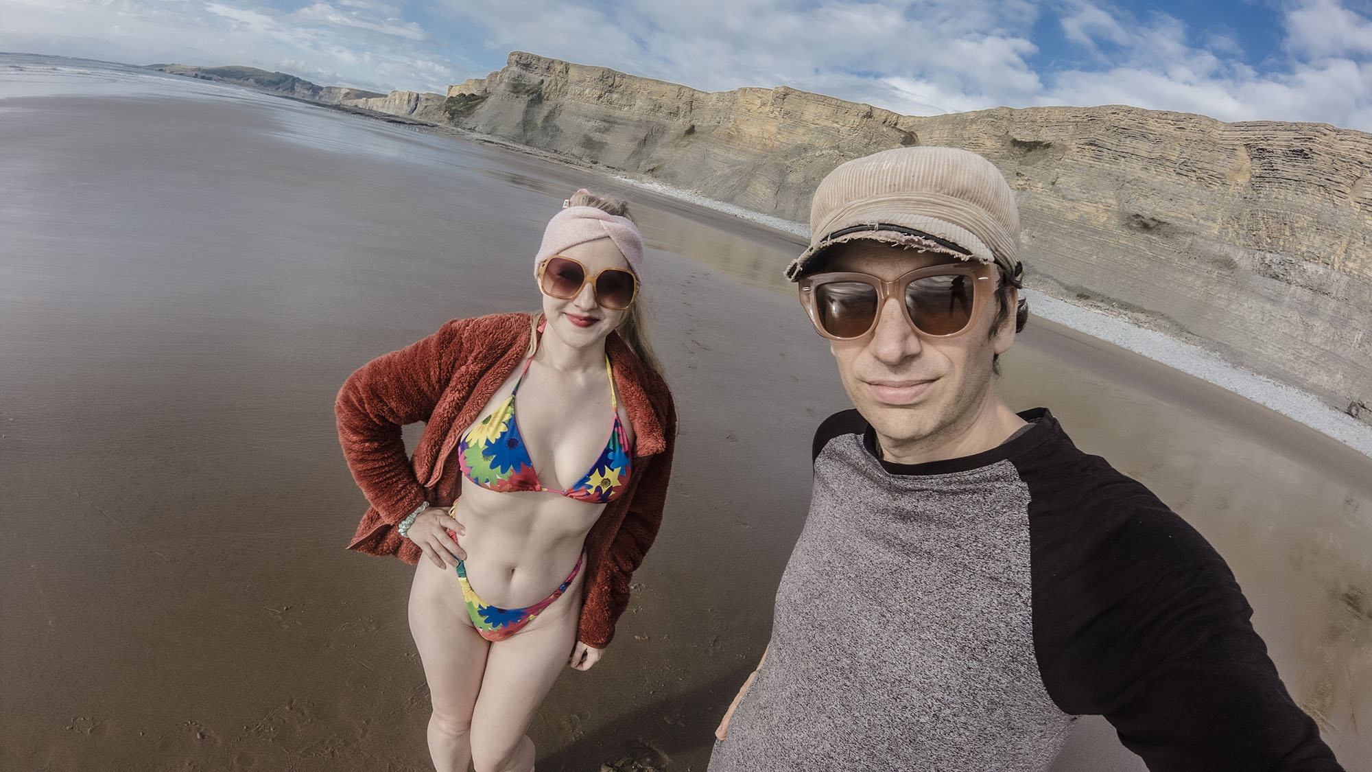 DON'T LOOK UP - OCTOBER 2025 - THOMAS & MUSE MONTHLY