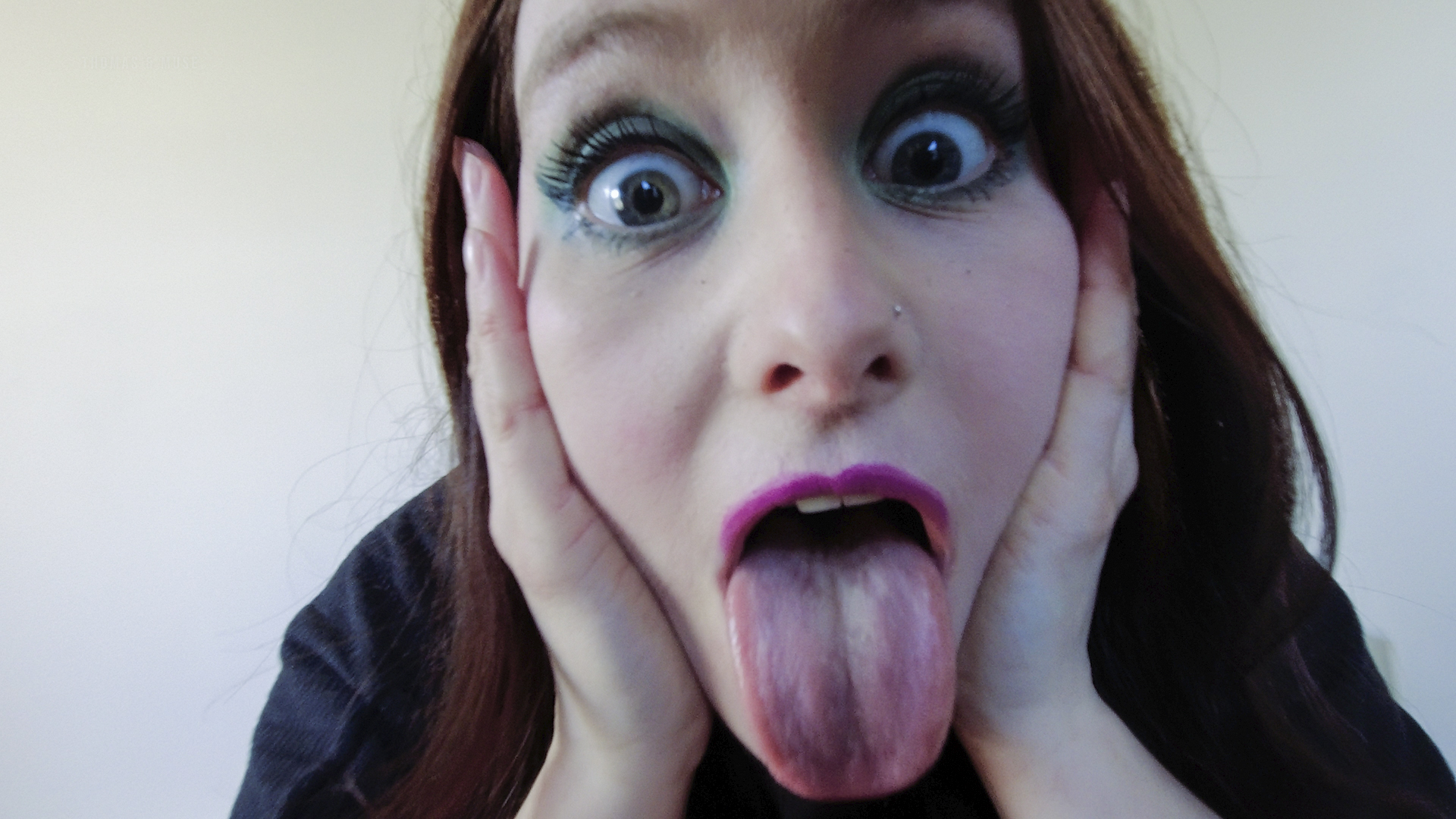 HOW TO LAUGH AT YOURSELF 