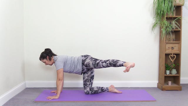 Asymetric Poses to Strengthen your Ar...