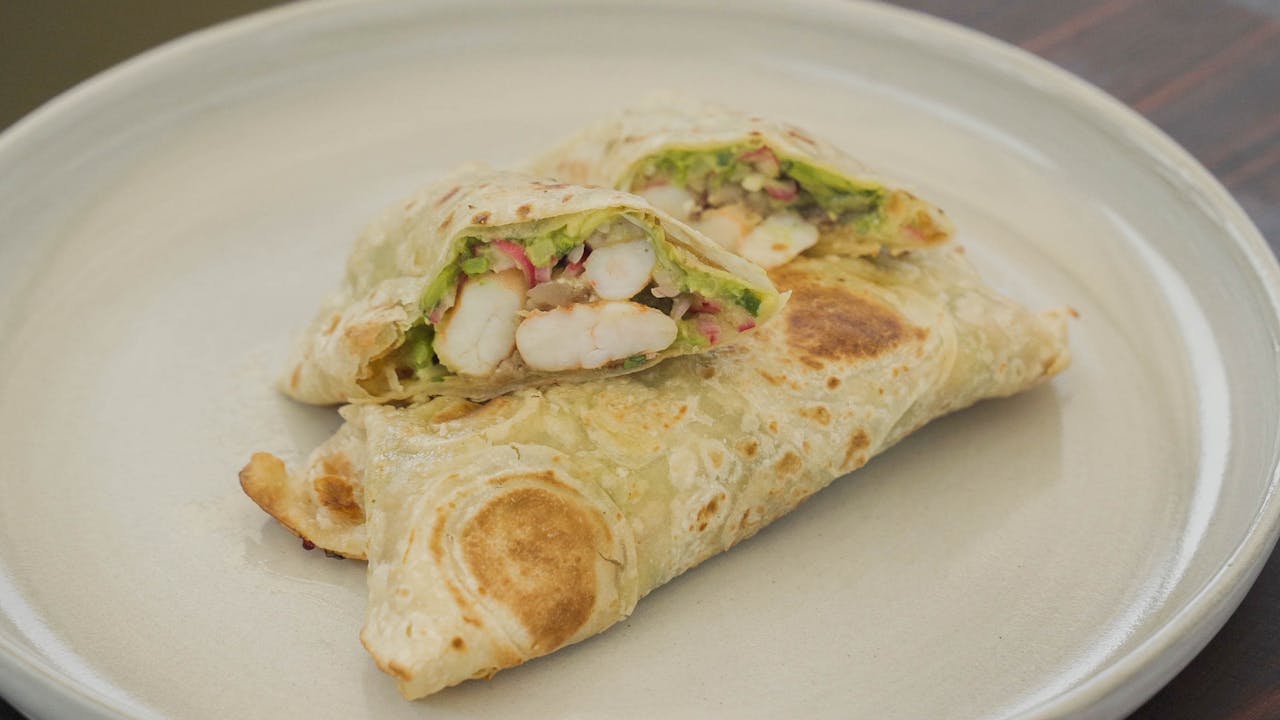 Burrito de camarón al ajillo y tuétano Erubiel Sosa Todo al Grill