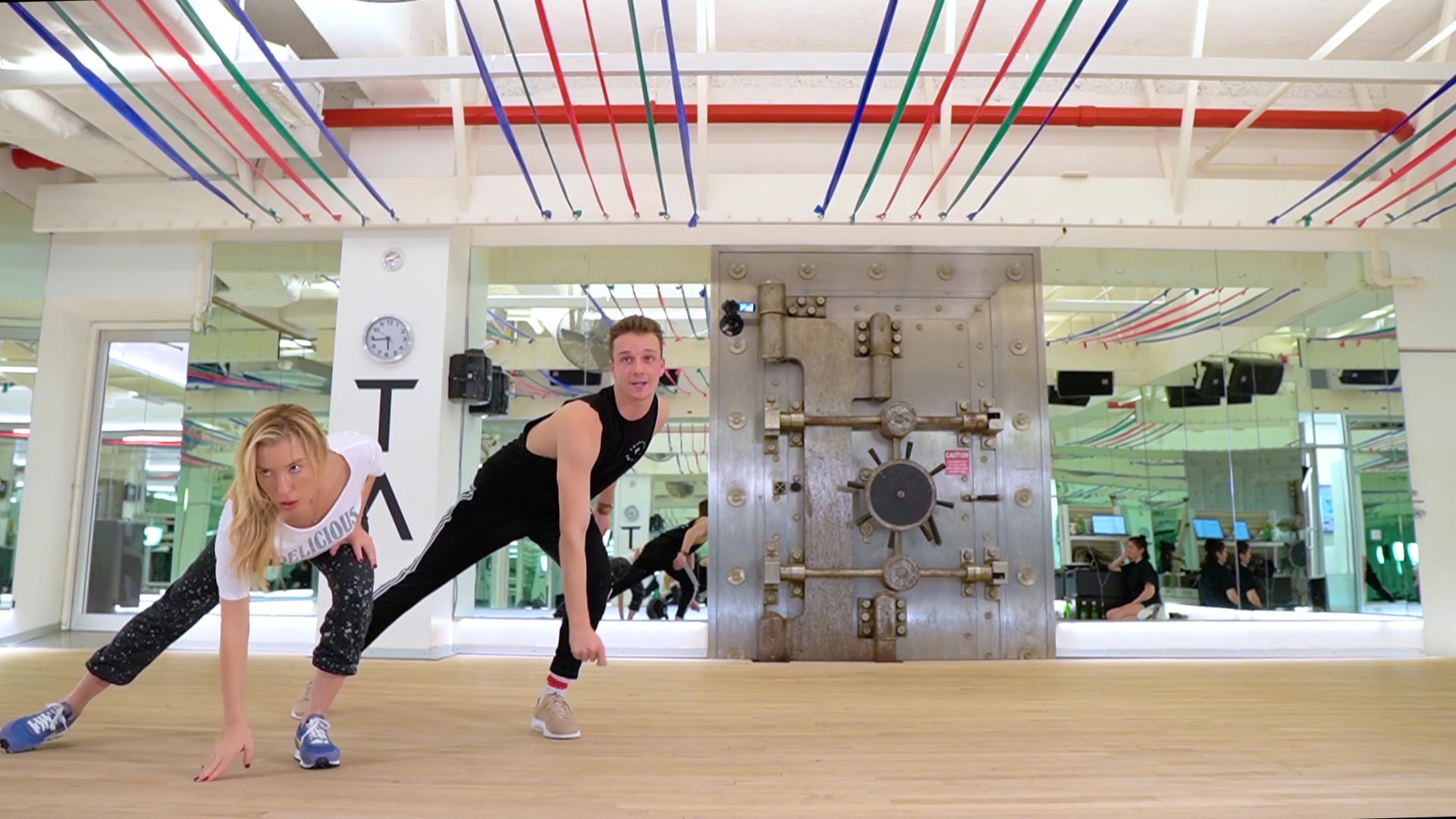 Hip Hop Bonus Cardio with Tracy 11.27.19 Front Angle