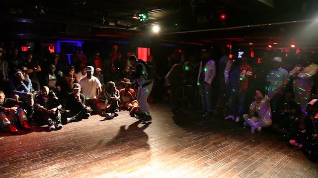 ASIA BALENCIAGA VS FEMININE DESTRUCTI...