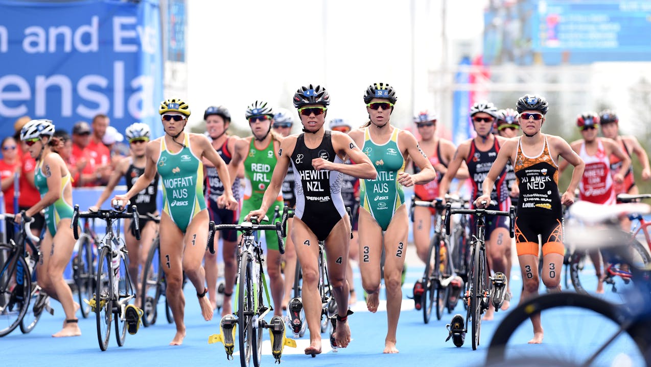2016 ITU World Triathlon Gold Coast Elite Women TriathlonLive