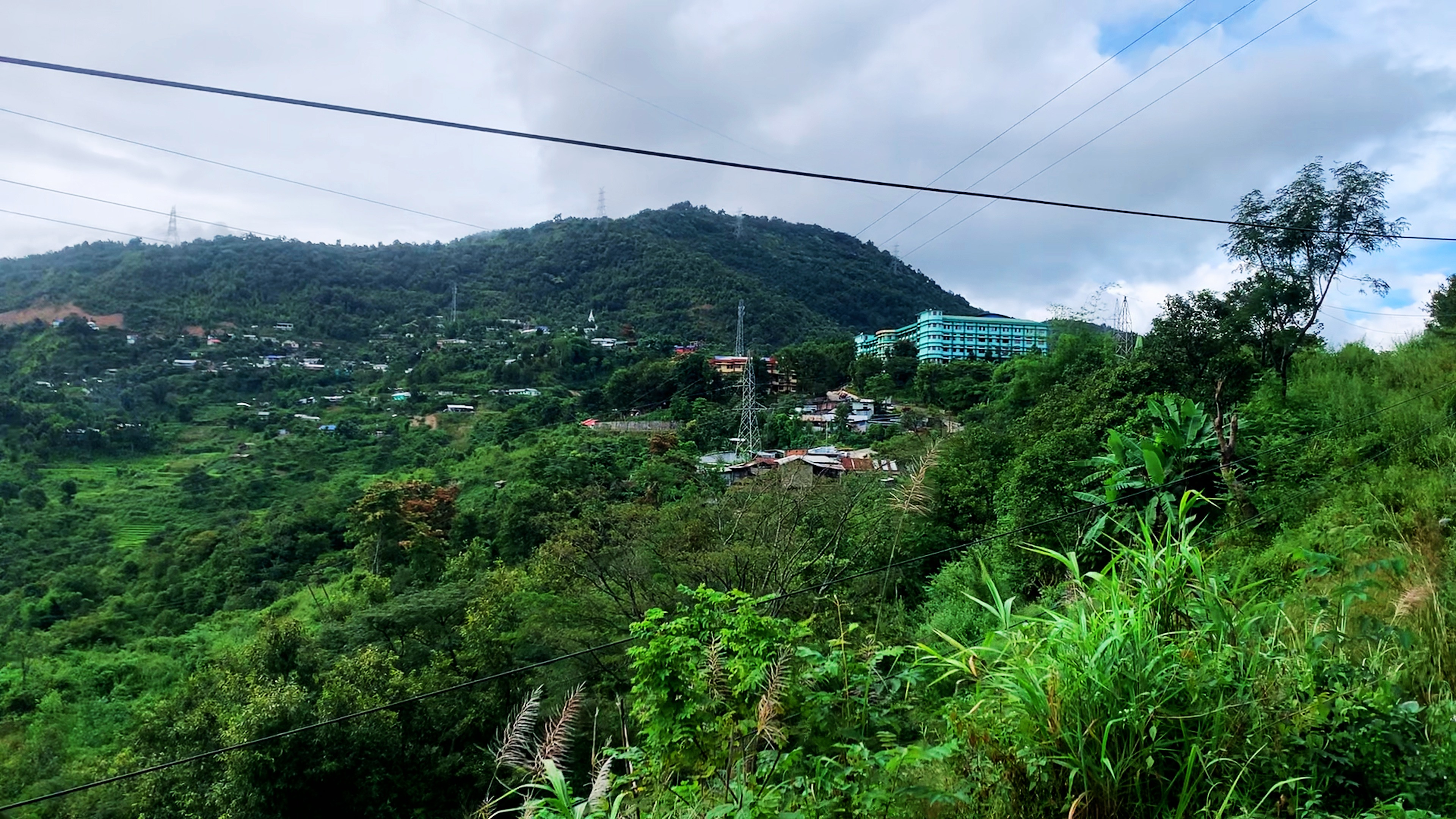 EXTRAS: Scenic Bus Ride in Northeast India with Toby