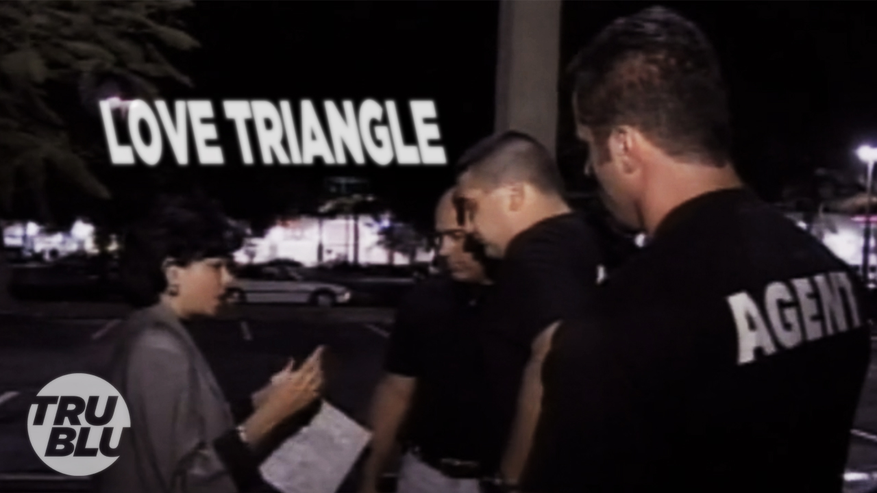 Bounty Hunters S4:E1 Love Triangle