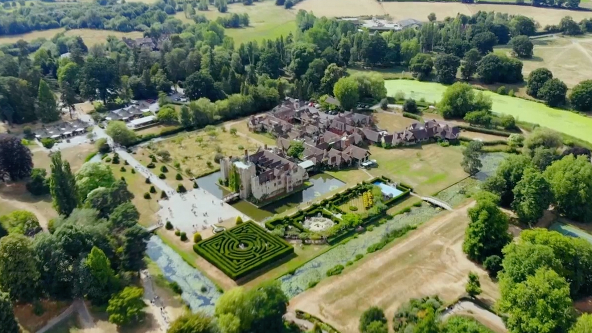 Walking Tudor England