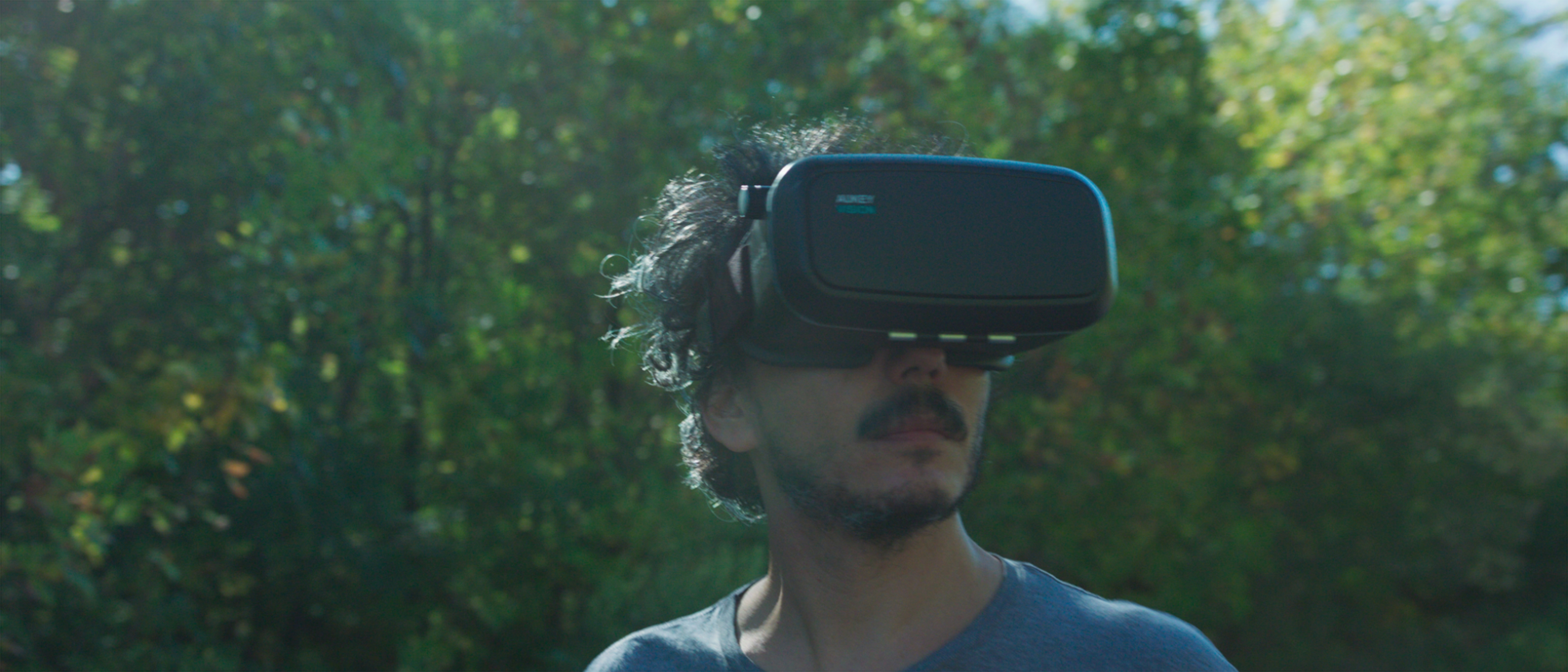 Camouflage - Trailer