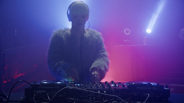 Apr 10 - House of Gloss