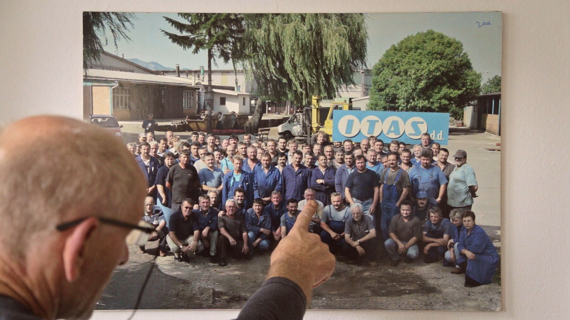 Factory to the Workers (English subtitles)