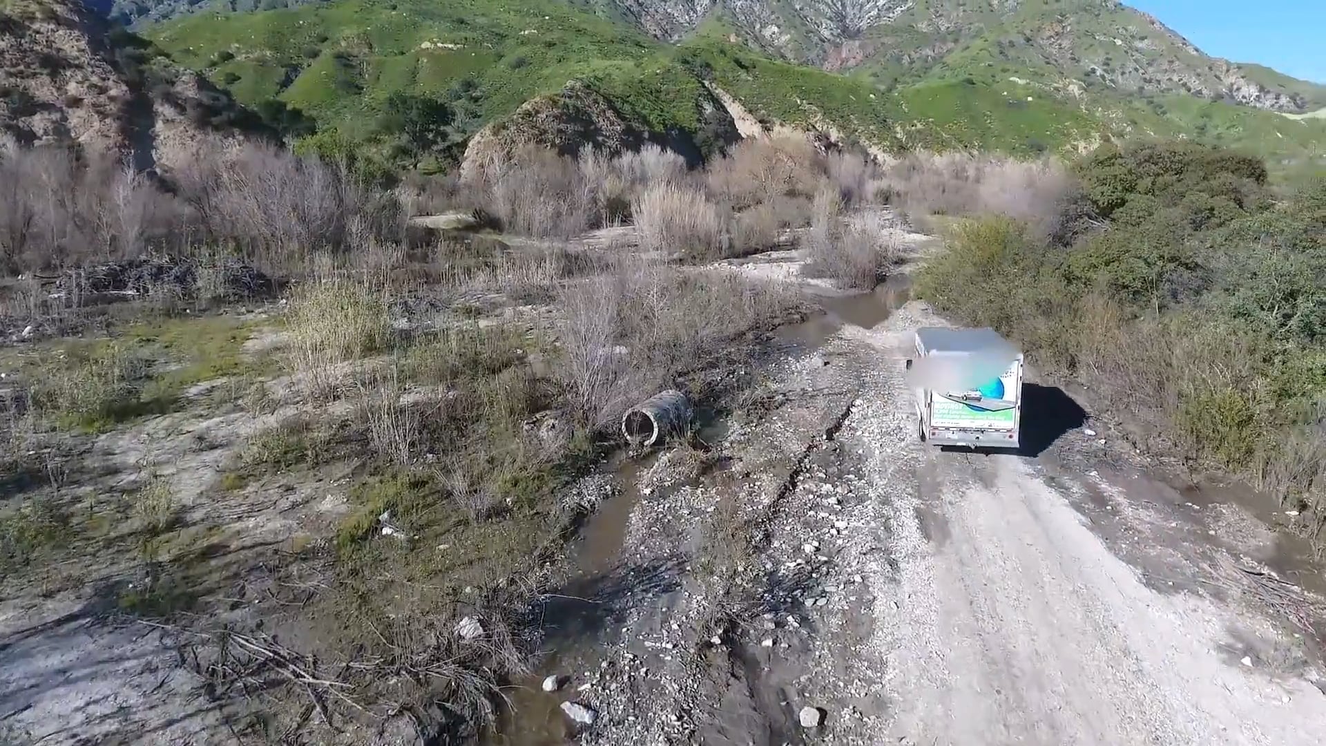 bait uhaul offroad blurred