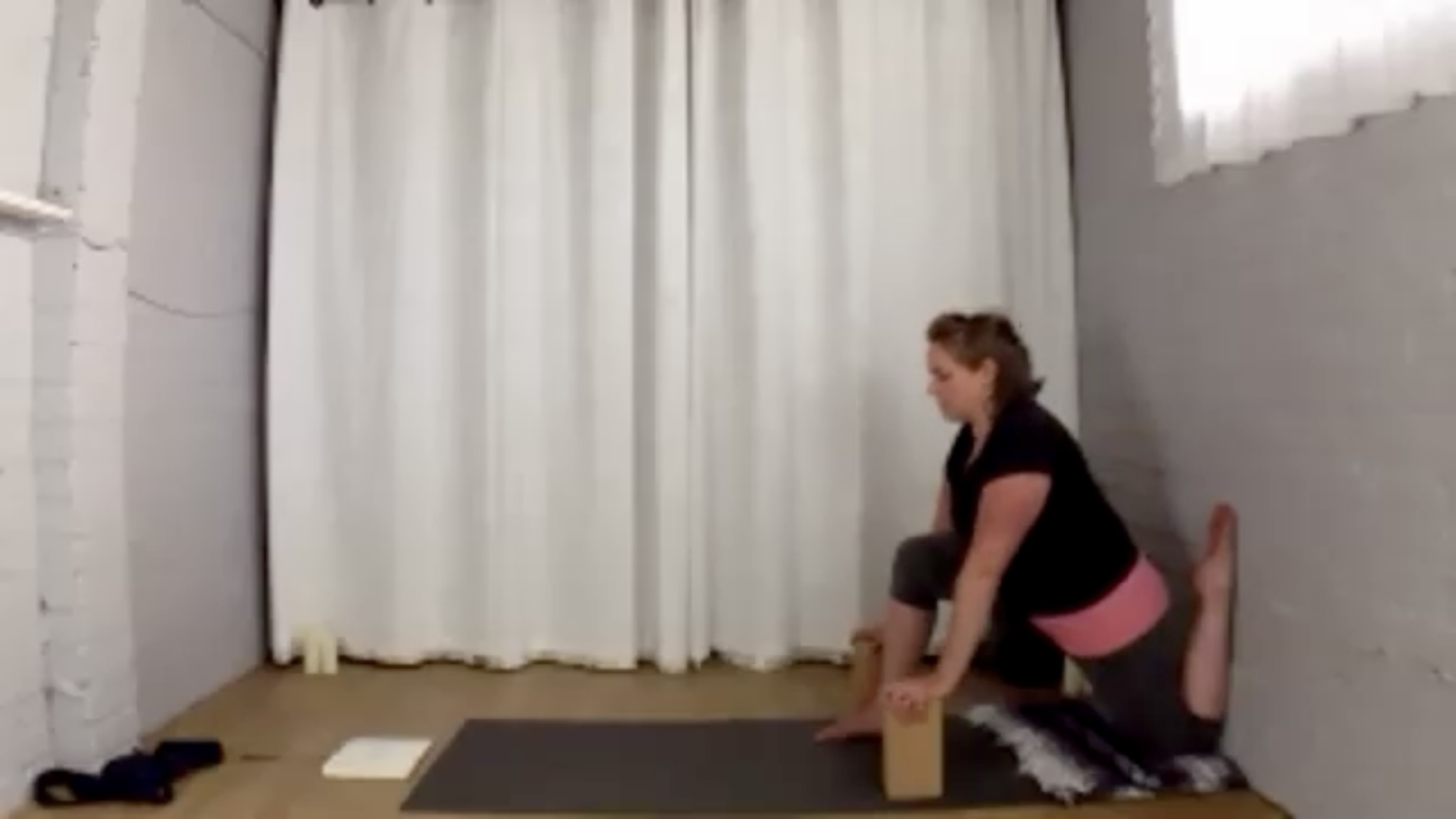 Zoomtastic Yin - King Arthur & Reclined Virasana