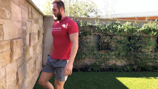 Warm Up Lunge with a Lean