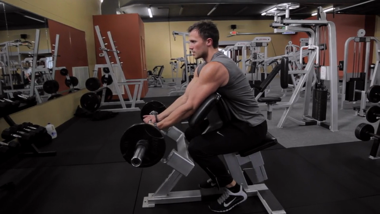 Cambered Bar Preacher Curl
