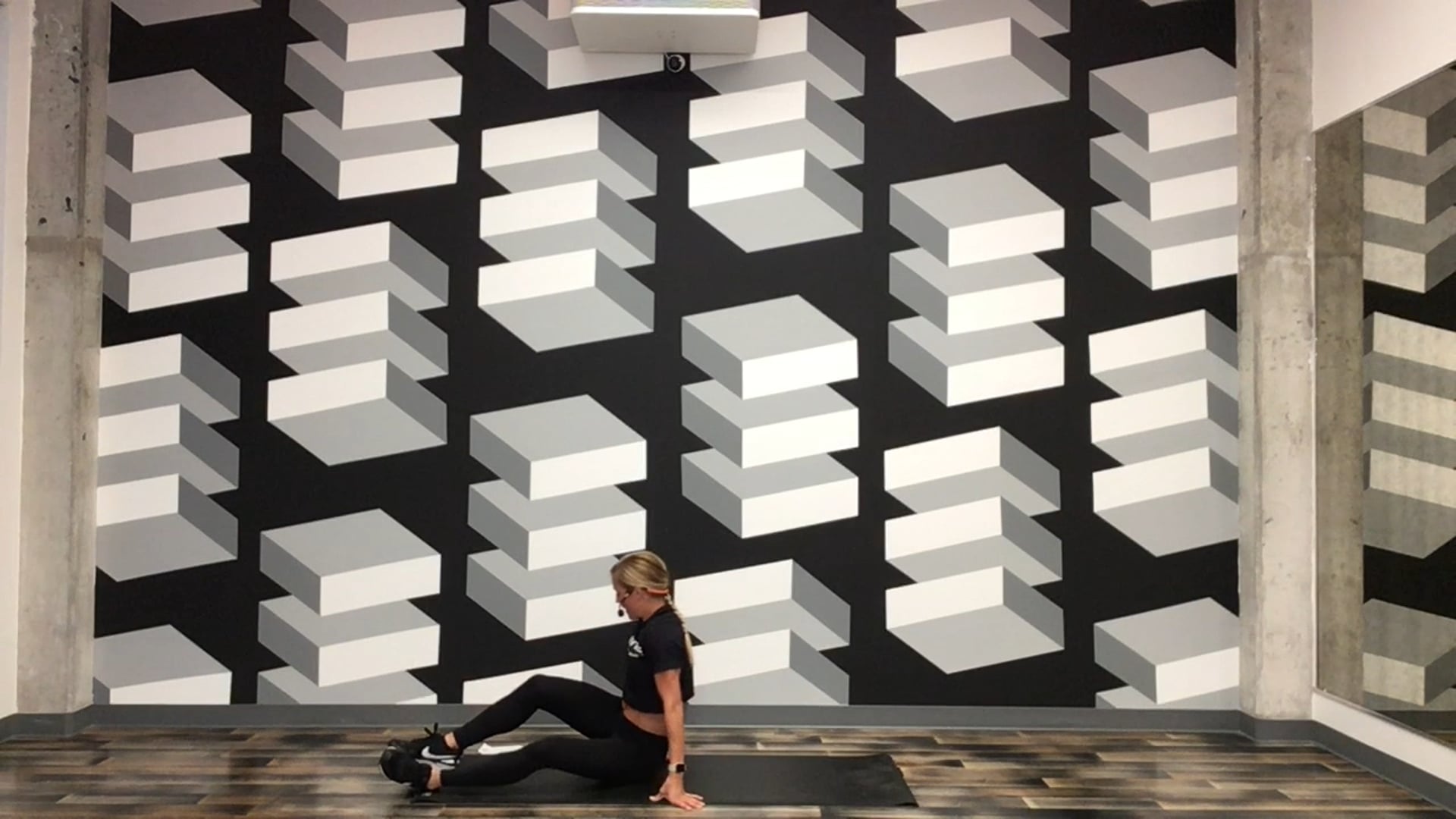 UTONE Abs with Katie #2 - 10 Minutes