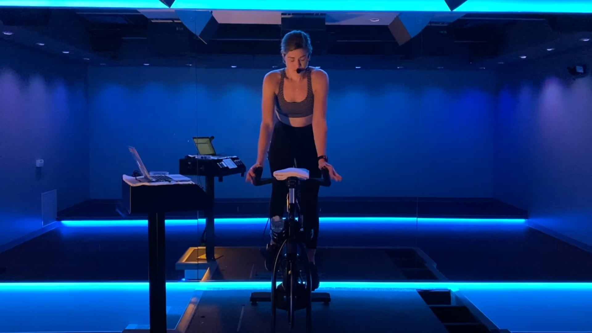 URIDE/UFLOW 30-30 With Danielle - 60 Minutes