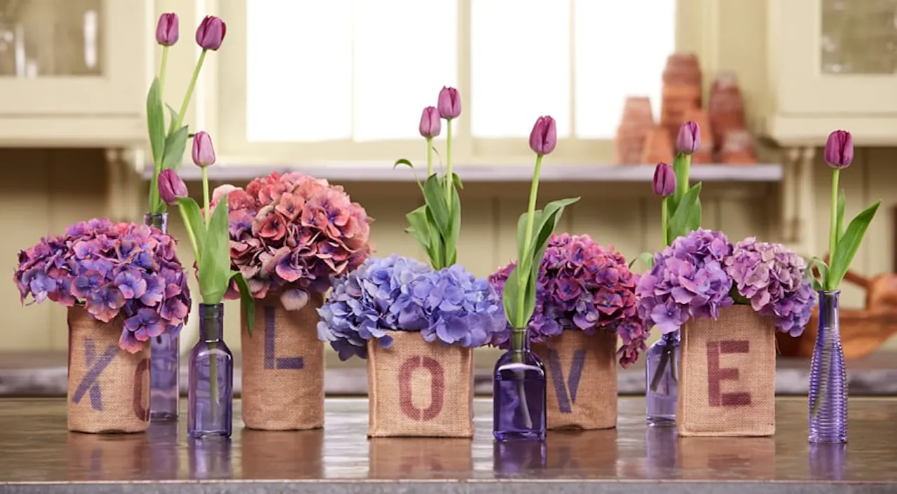 Stenciled Burlap Containers with Hydrangea and Tulips! - Season 11 ...