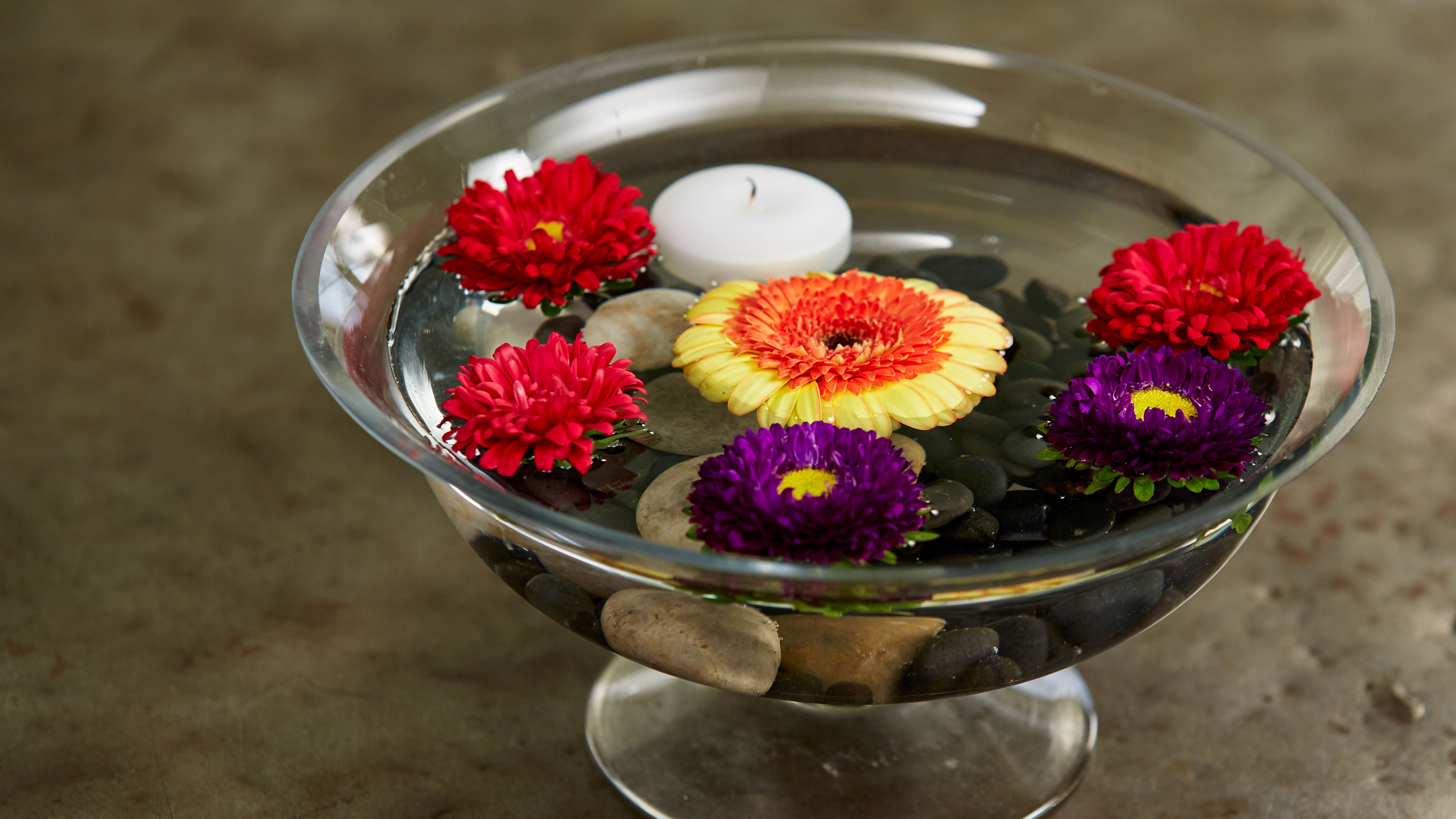 Pretty- Floating Flower Centerpeice