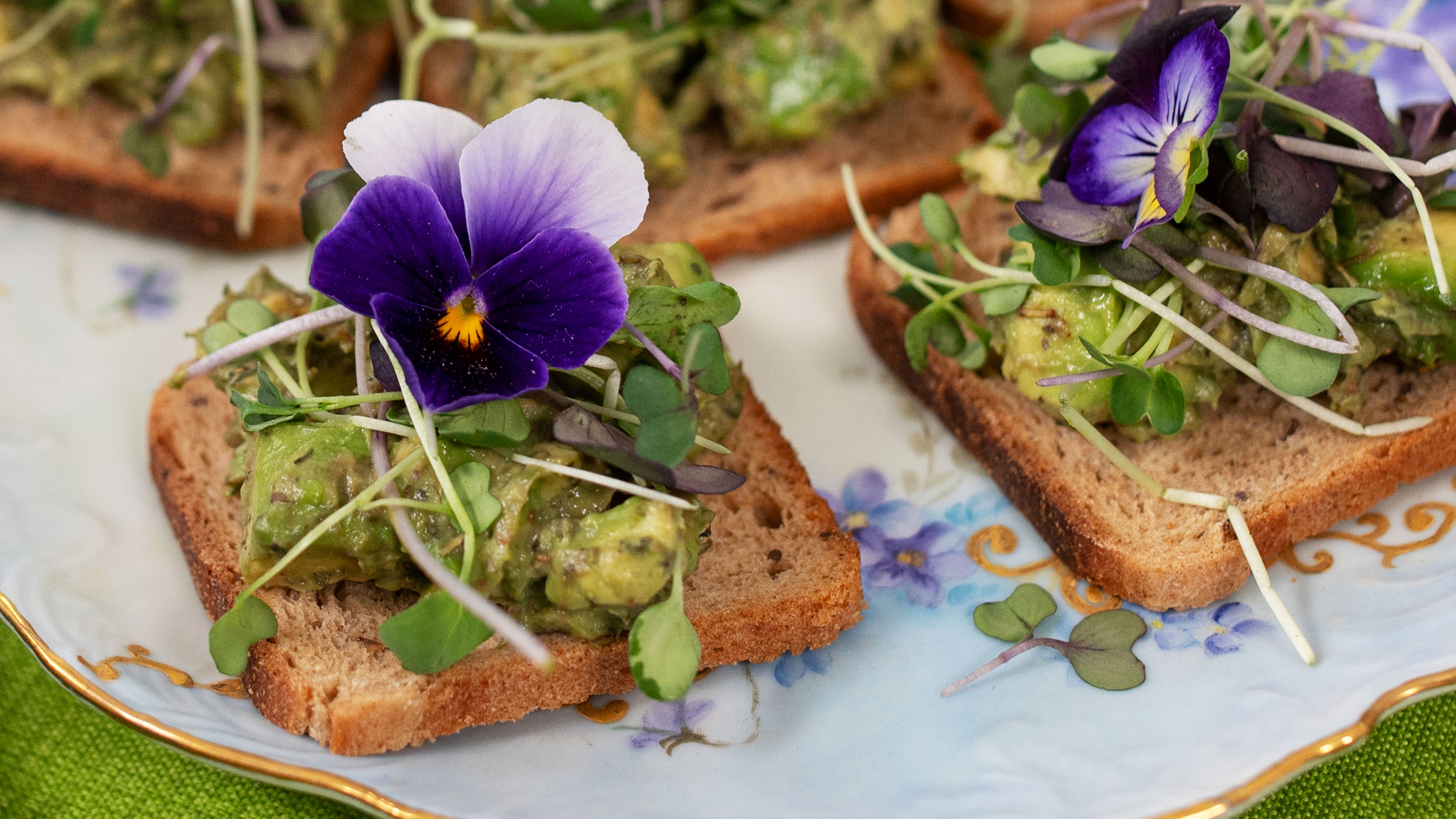 JSLB-608-Mashed-Avocado-Finger-Sandwich.pdf