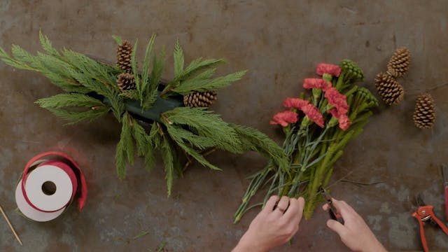 Rustic Pine Cone Christmas Centerpiece