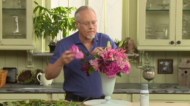 überMatte Vase with Garden Flowers!