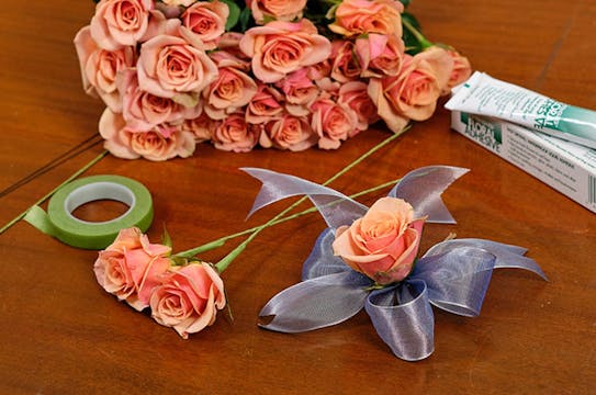 How to Glue Fresh Flowers to Wear!