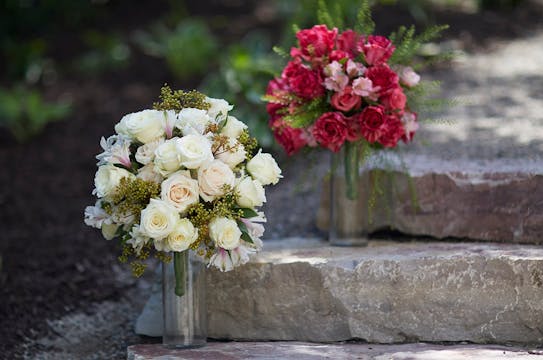 How to Arrange Rose Wedding Bouquets!