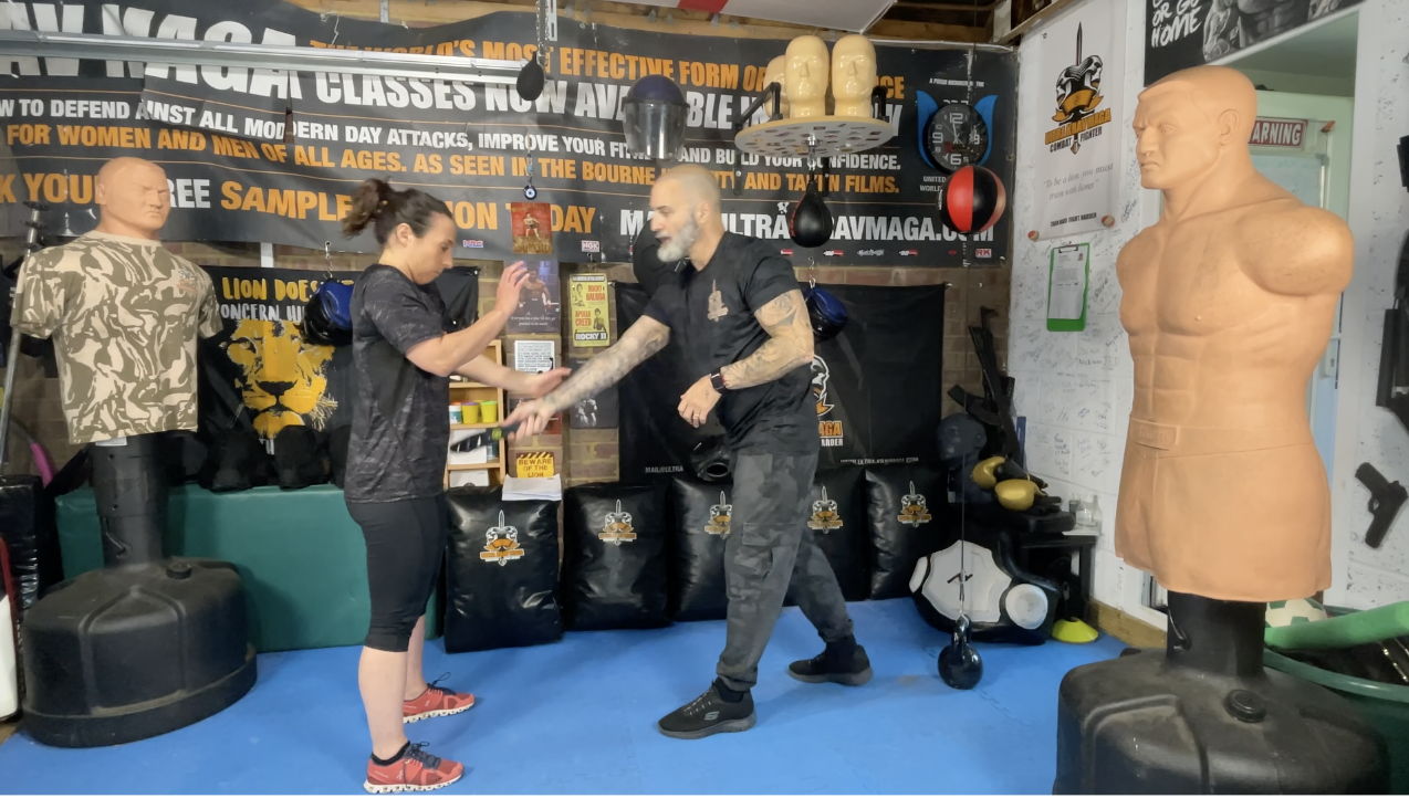 Defending Low Straight Stab - Women's Version