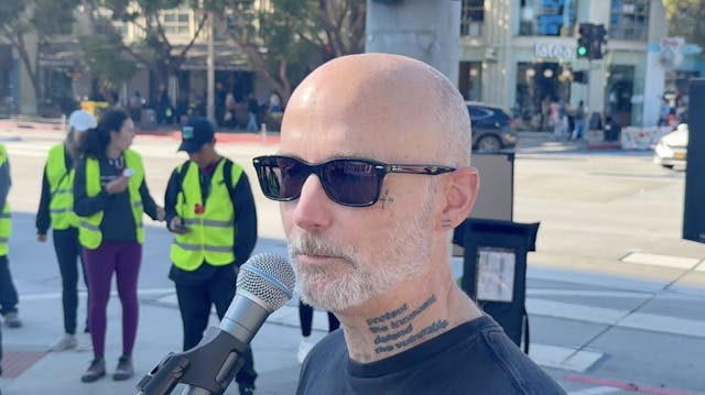 Moby Praises Animal Rescuer