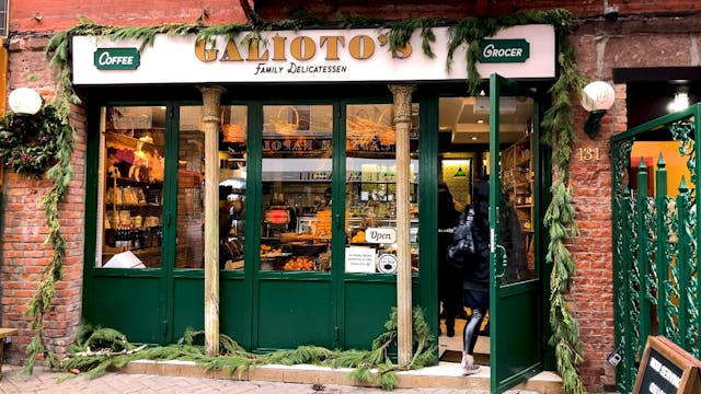 Galioto's on Mulberry St in Little Italy