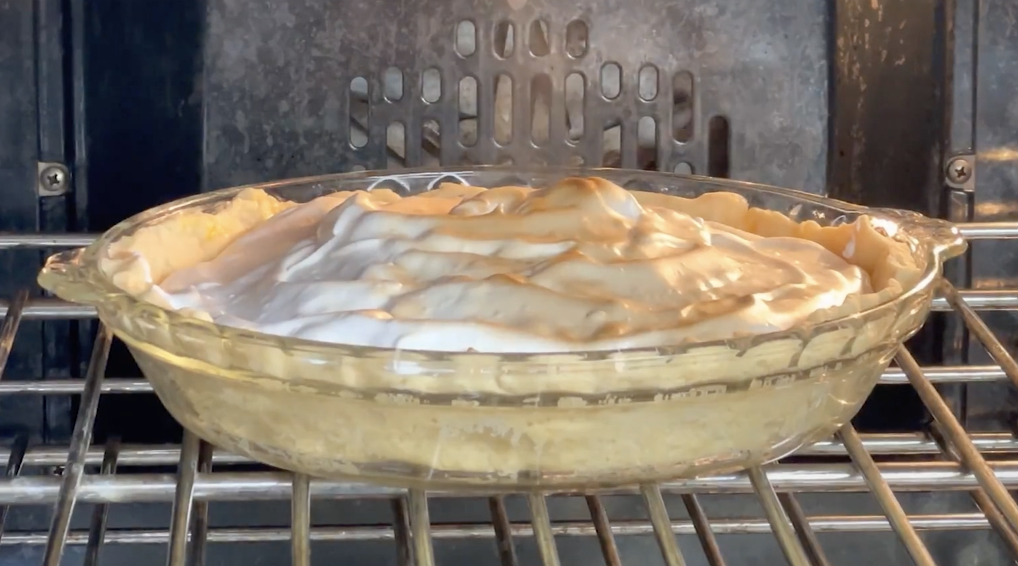 Make Lemon Meringue Pie with The Vintage Veg