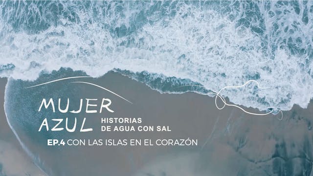 Mujer azul: Con las islas en el corazón