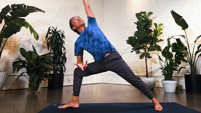 15-Minute Dynamic Yoga Flow