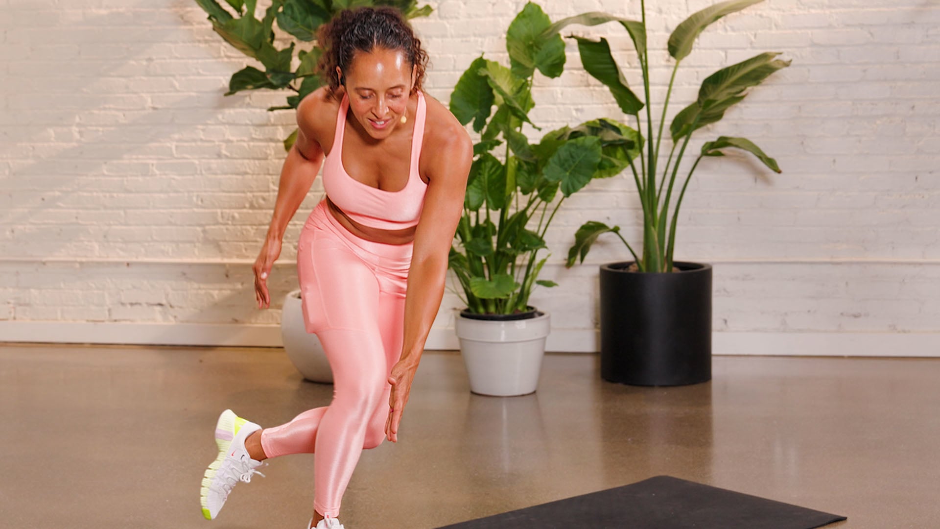 10-Minute Sculpt | Cardio & Core