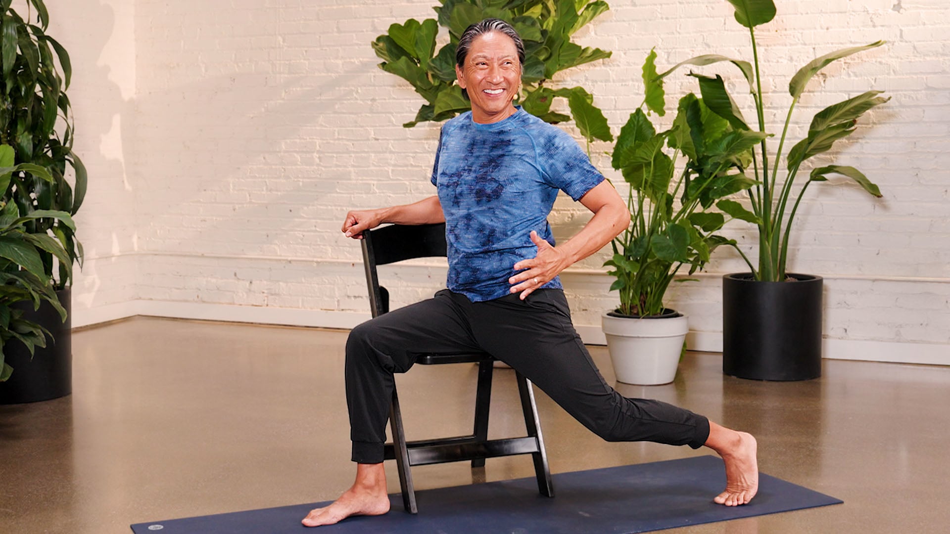 10-Minute Chair Yoga | Hip Openers