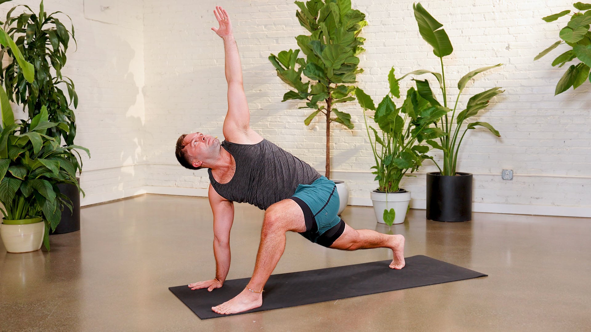 20-Minute Yoga Flow | Arm Balances & Core