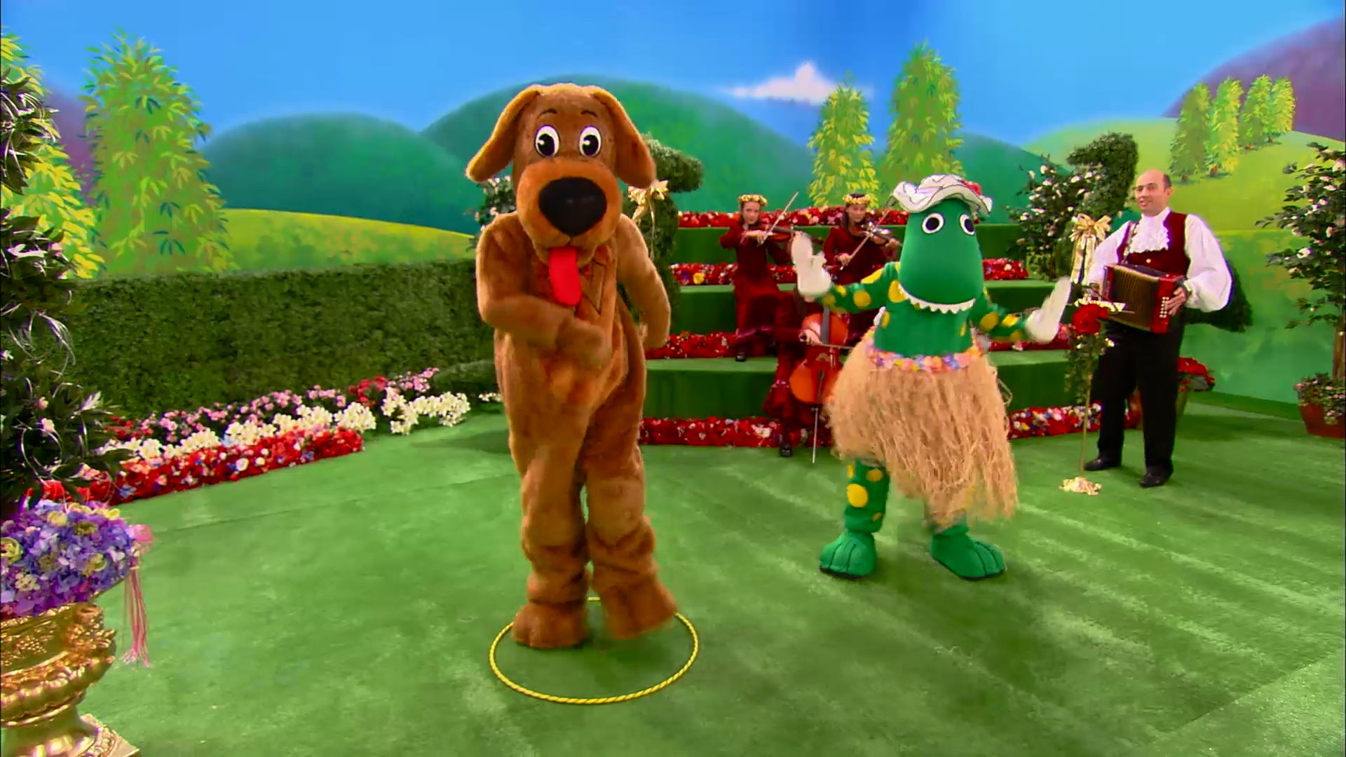 Wags Brings Hula Hoops