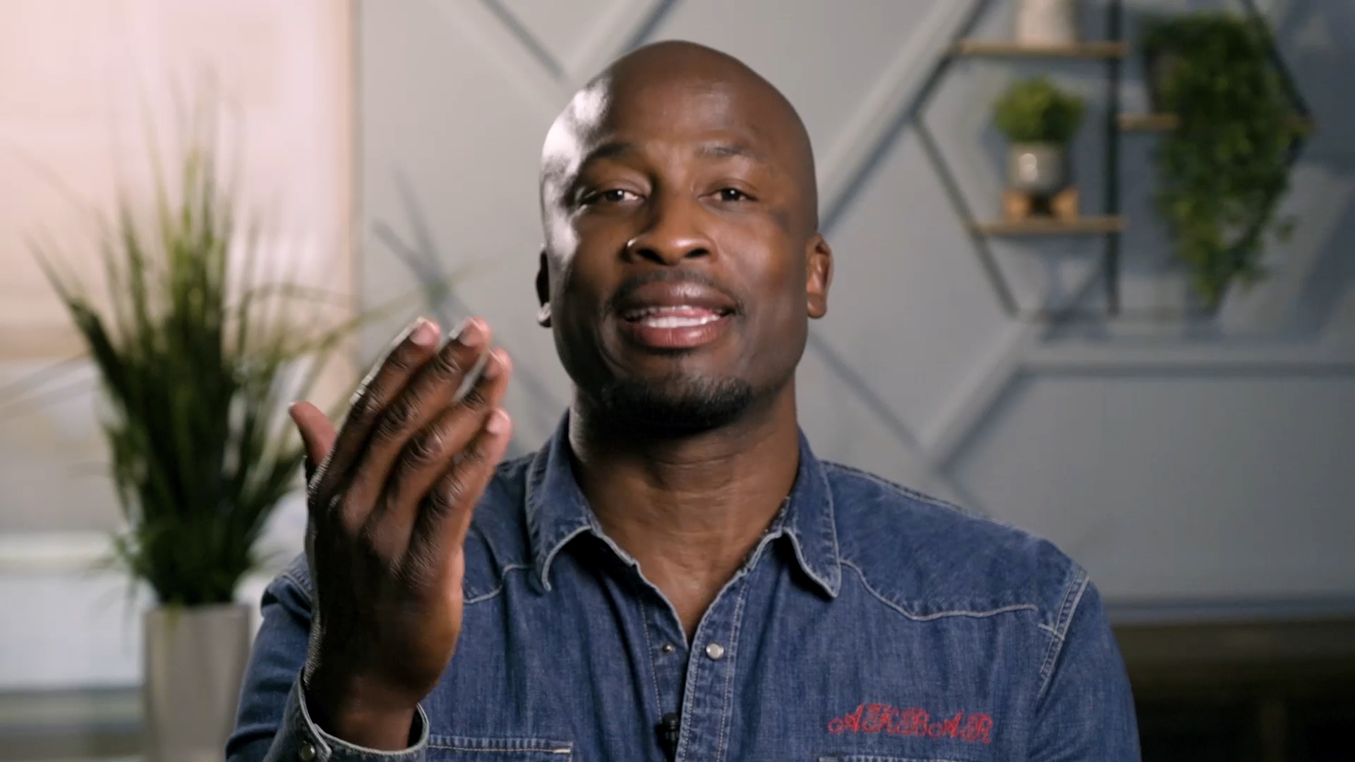 Dennis Quaid & Akbar Gbaja-Biamila