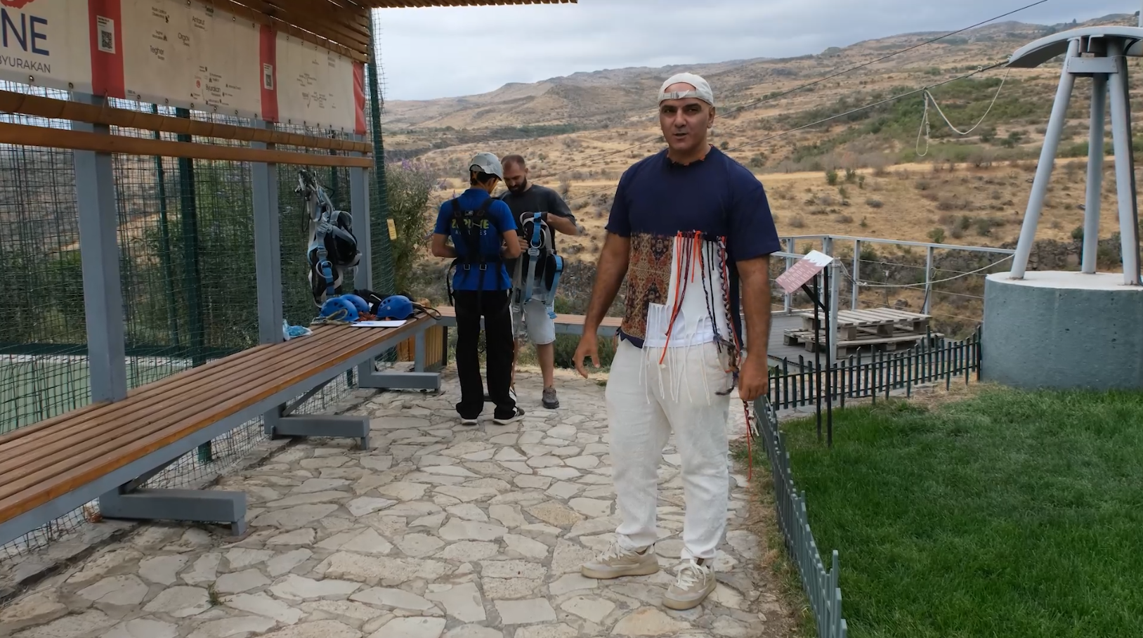 Face Control - in Qari Lake