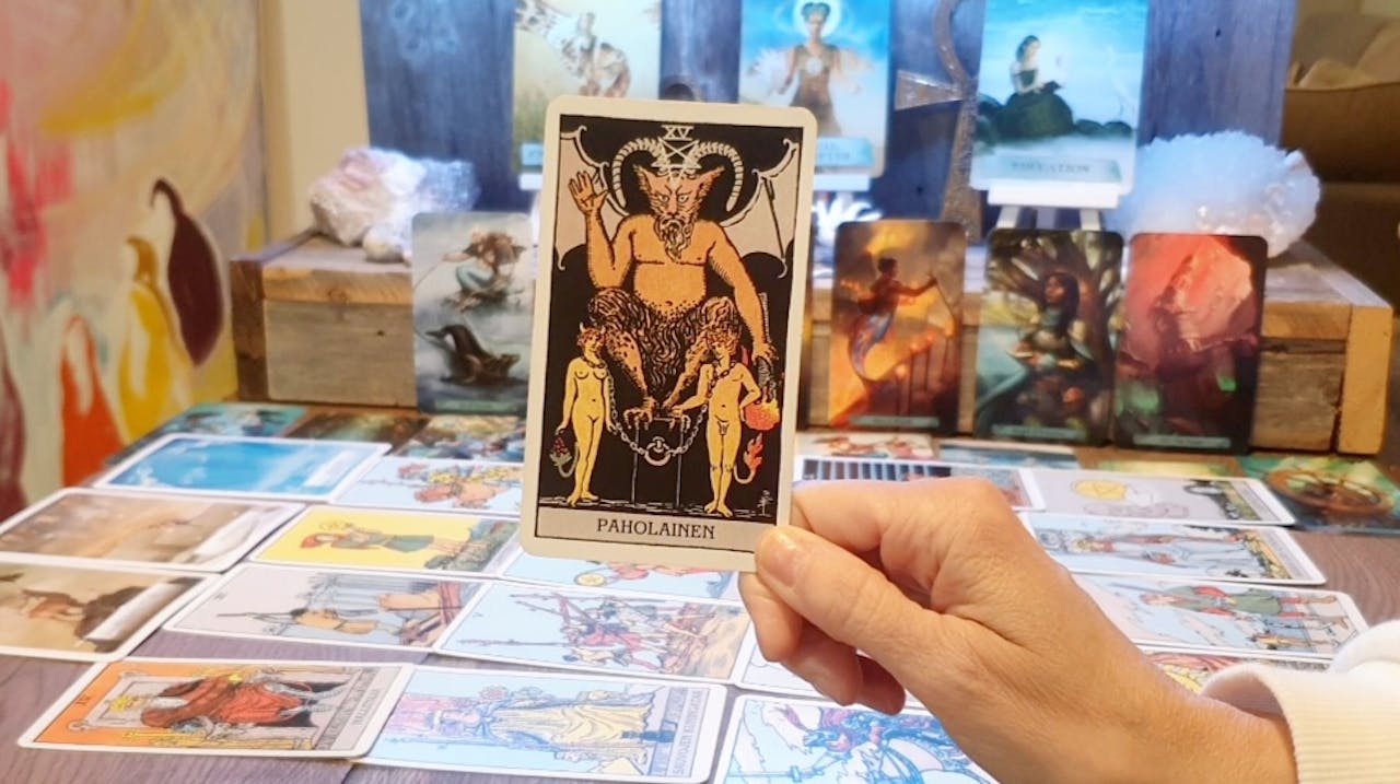 MUIDEN ODOTUKSET. JA VAPAUS OLLA OMA ITSESI.