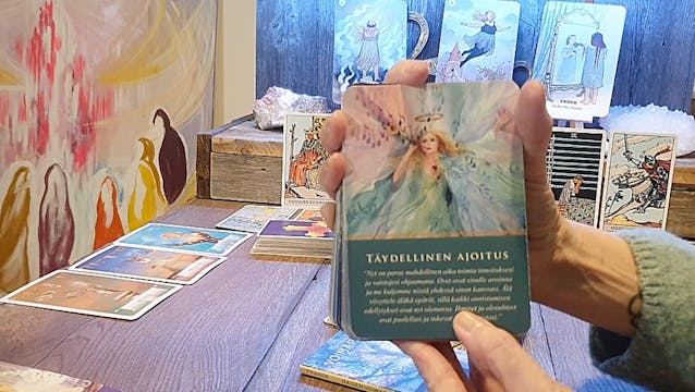 TÄYDELLINEN AJOITUS.