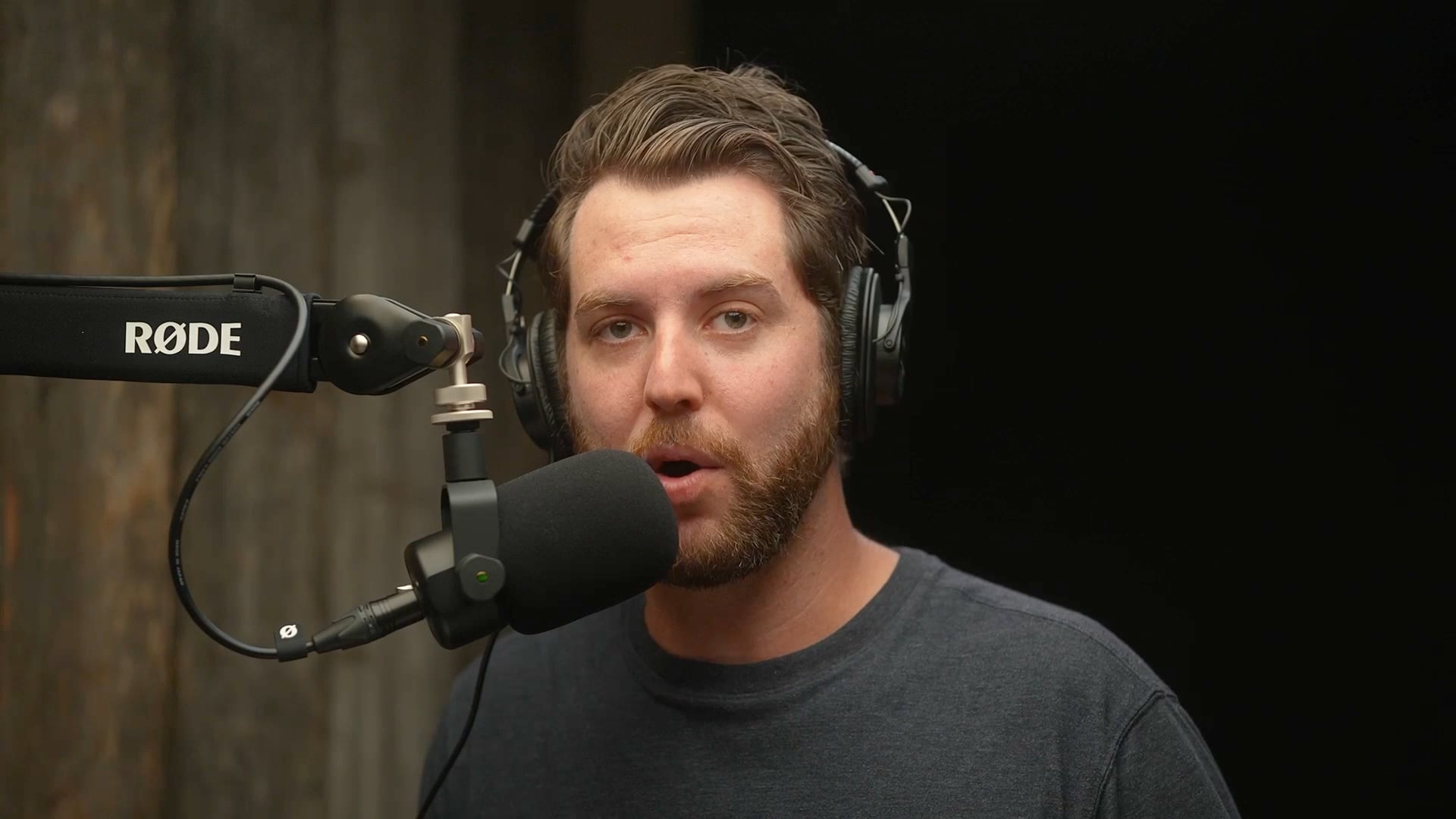 The Man Who Loves - S1E2